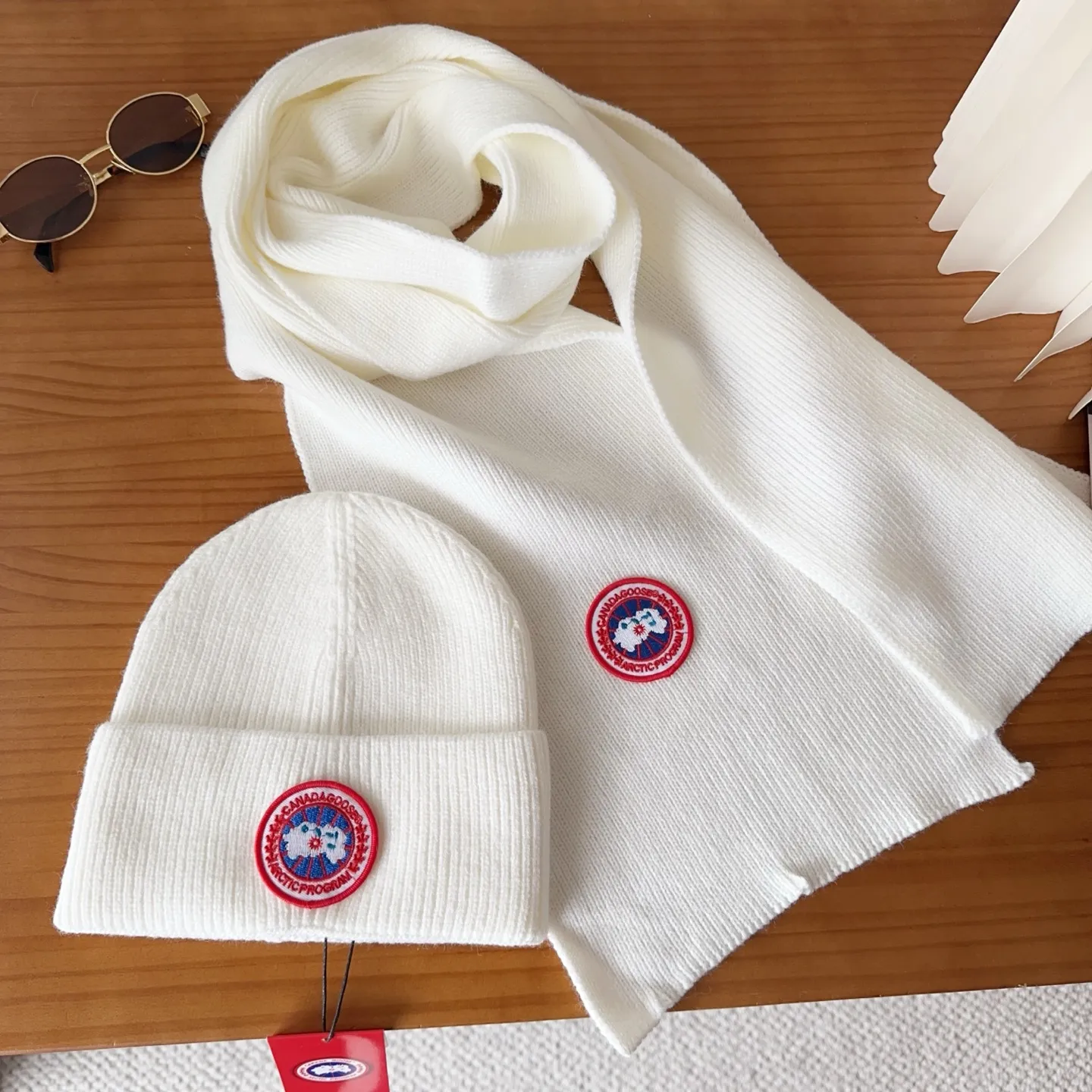 💰90 CANADA GOOSE Canada Goose winter warm cashmere cold hat. Rabbit wool material, thick feel, not easy to deform. Fashionable and versatile couple hat, imported embroidery logo, cashmere cotton yarn, head circumference: 55-58cm